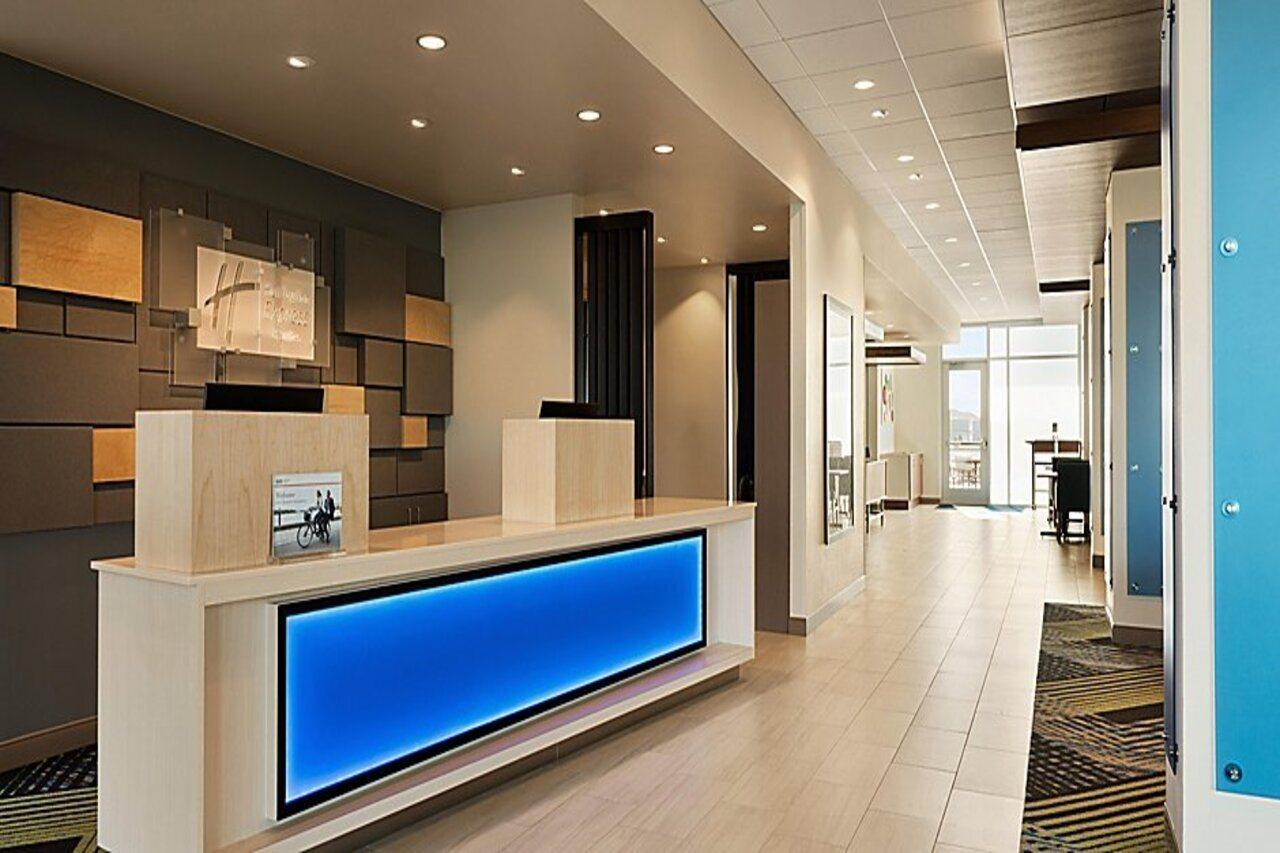 Holiday Inn Express & Suites - Beaver Dam By Ihg Exterior foto