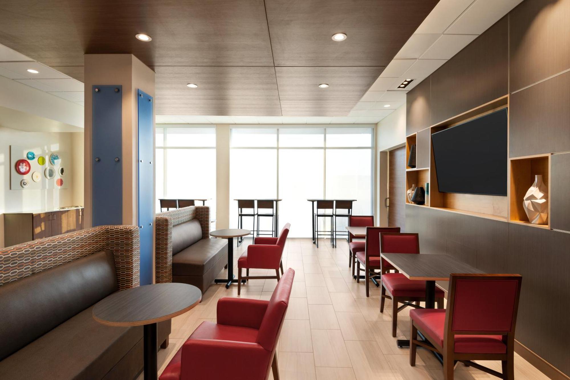 Holiday Inn Express & Suites - Beaver Dam By Ihg Exterior foto